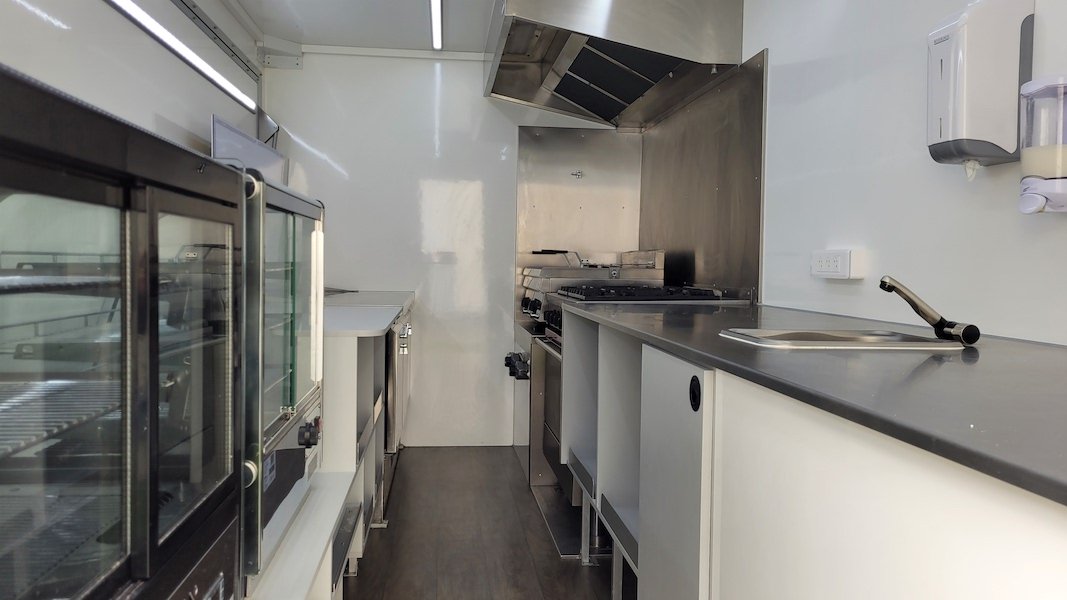 Nissan Interstar Diesel 07/2022 – Image 4